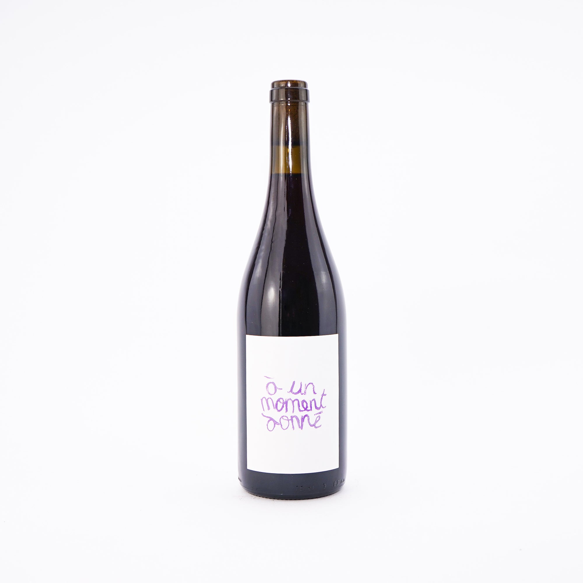 A bottle of Alsatian red natural wine Jeux De Vin A Un Moment Donne 2023