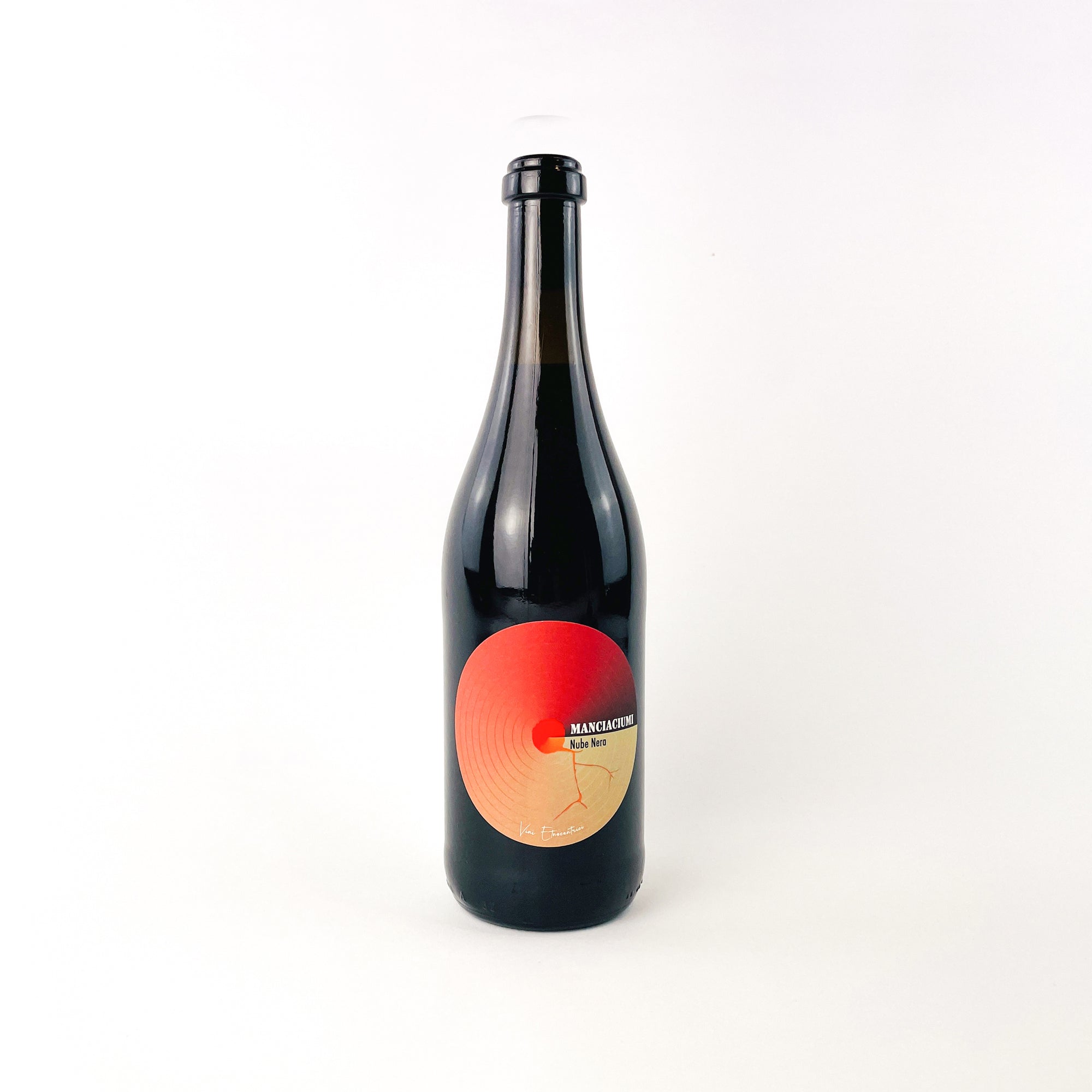 Manciaciumi Nube Nera red natural wine bottle front view