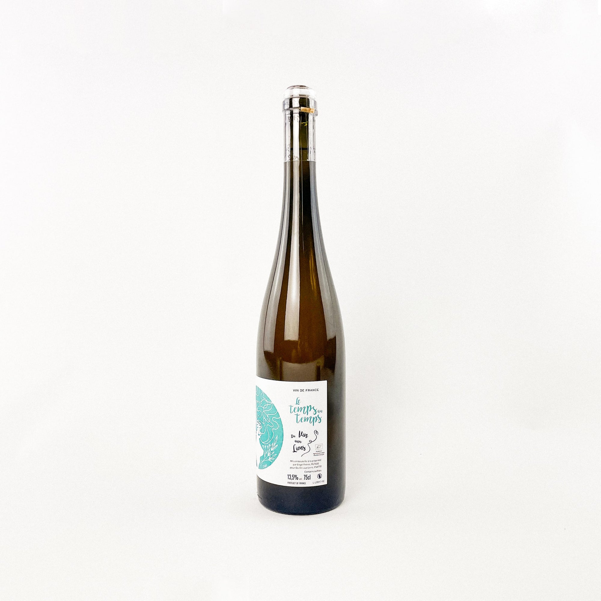 A bottle of white natural wine riesling grand cru Le Temps Au Temps by Du Vin Aux Liens 2017 side  view